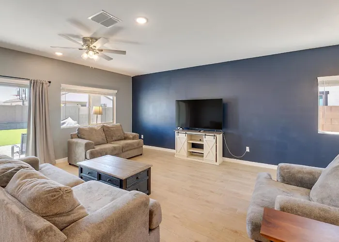 Near Golf, Parks & Casino! Updated Holiday home *